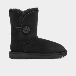UGG Bailey Button Boots Womens size 6